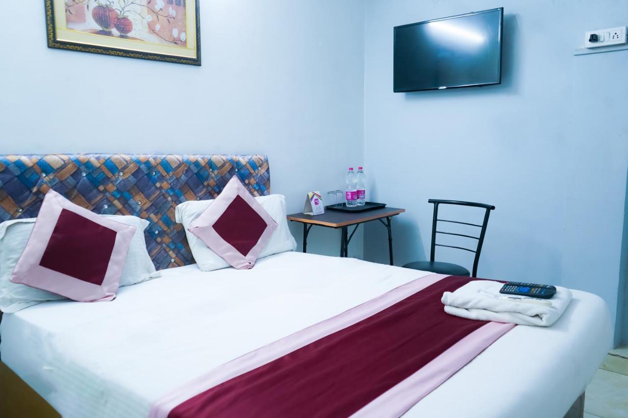 Comodo Satya Niketan Residency 뉴델리 외부 사진